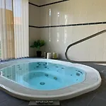Villa Magnifique Avec Jacuzzi *